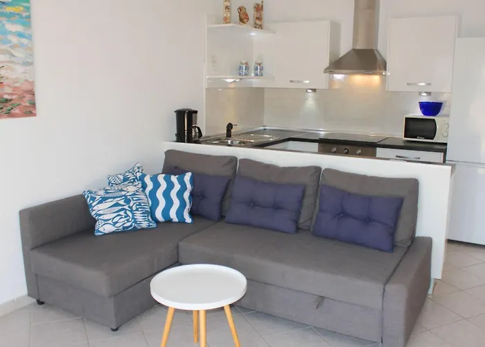 Maritim Und Modern Eingerichtete By Interhome לה פארד